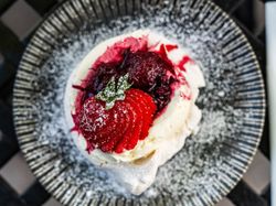 Berry compote with meringue