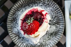 Berry compote with meringue