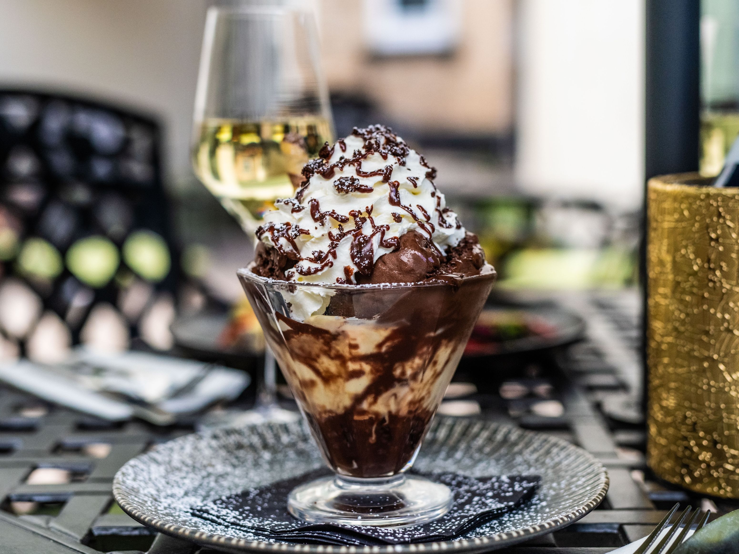 Chocolate ice cream sundae