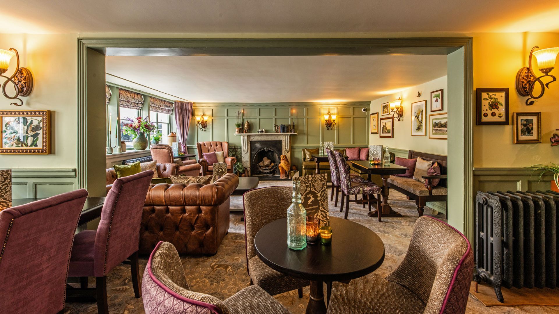 Bar and Lounge