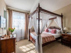 Four Poster Bed