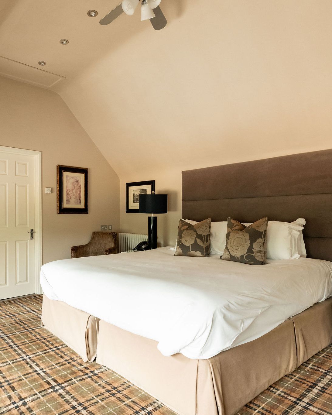 WhiteHartBedrooms221