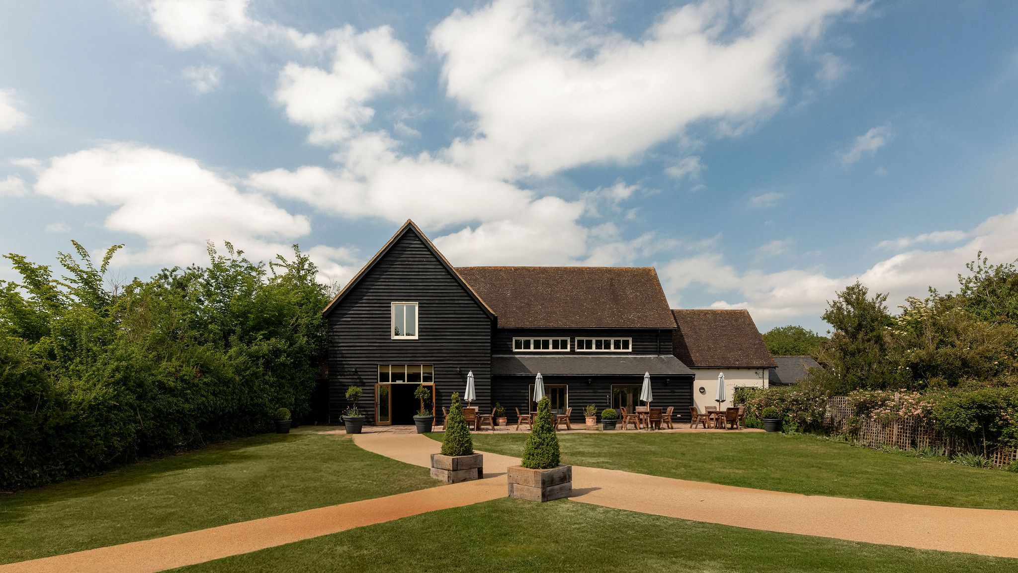 6WeddingBarnExternal11