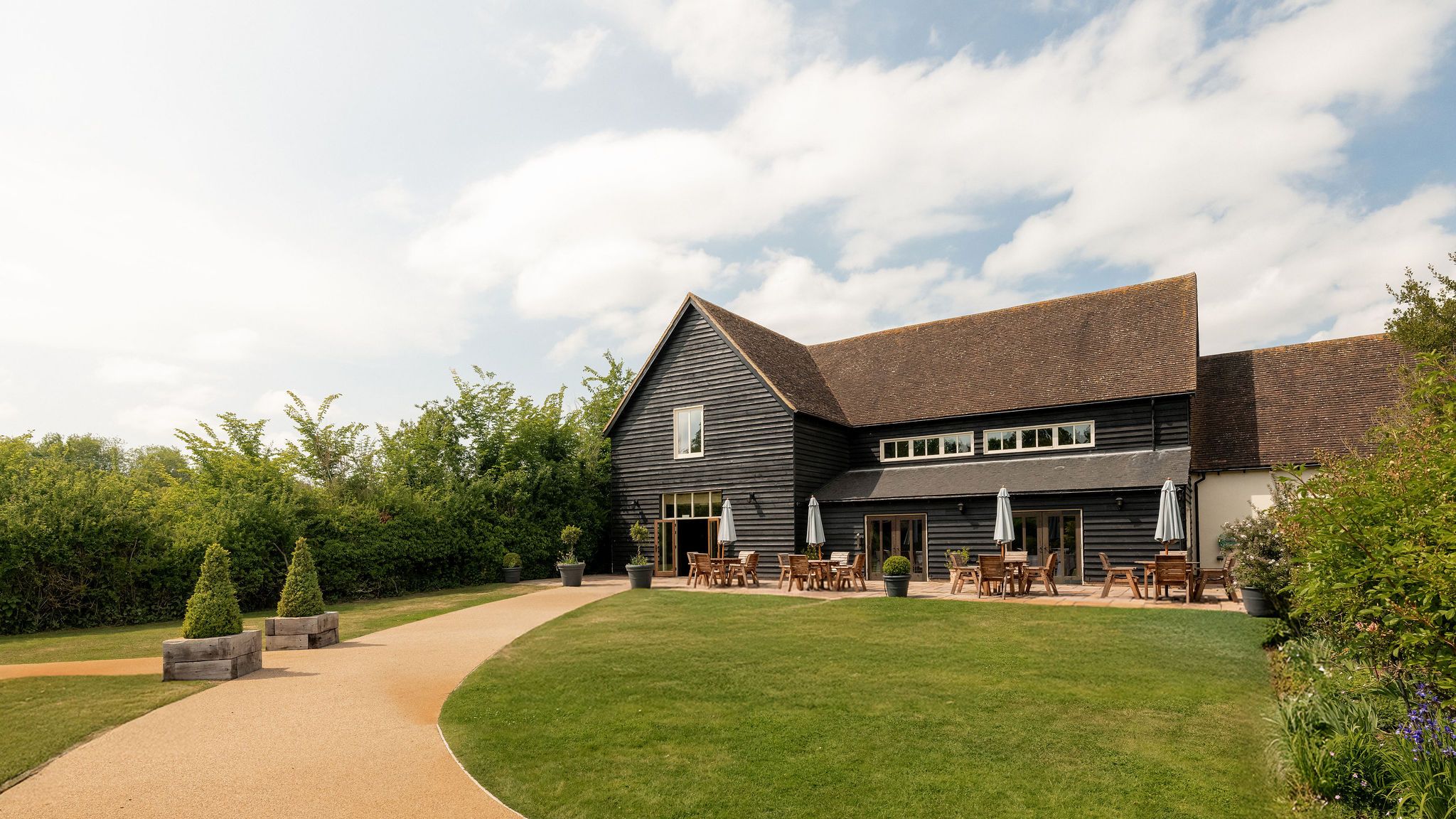 6WeddingBarnExternal17