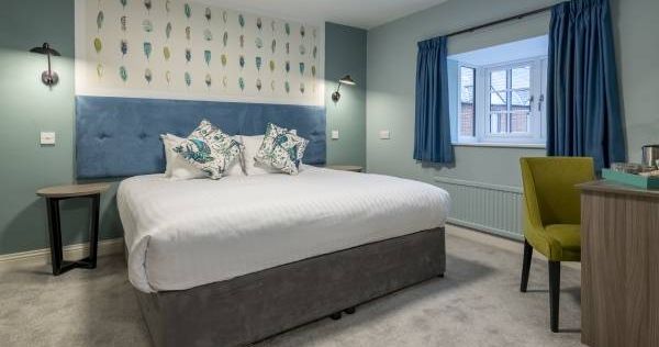 Family Room - Room 14