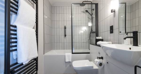 Hambleton Studio Suite Bathroom