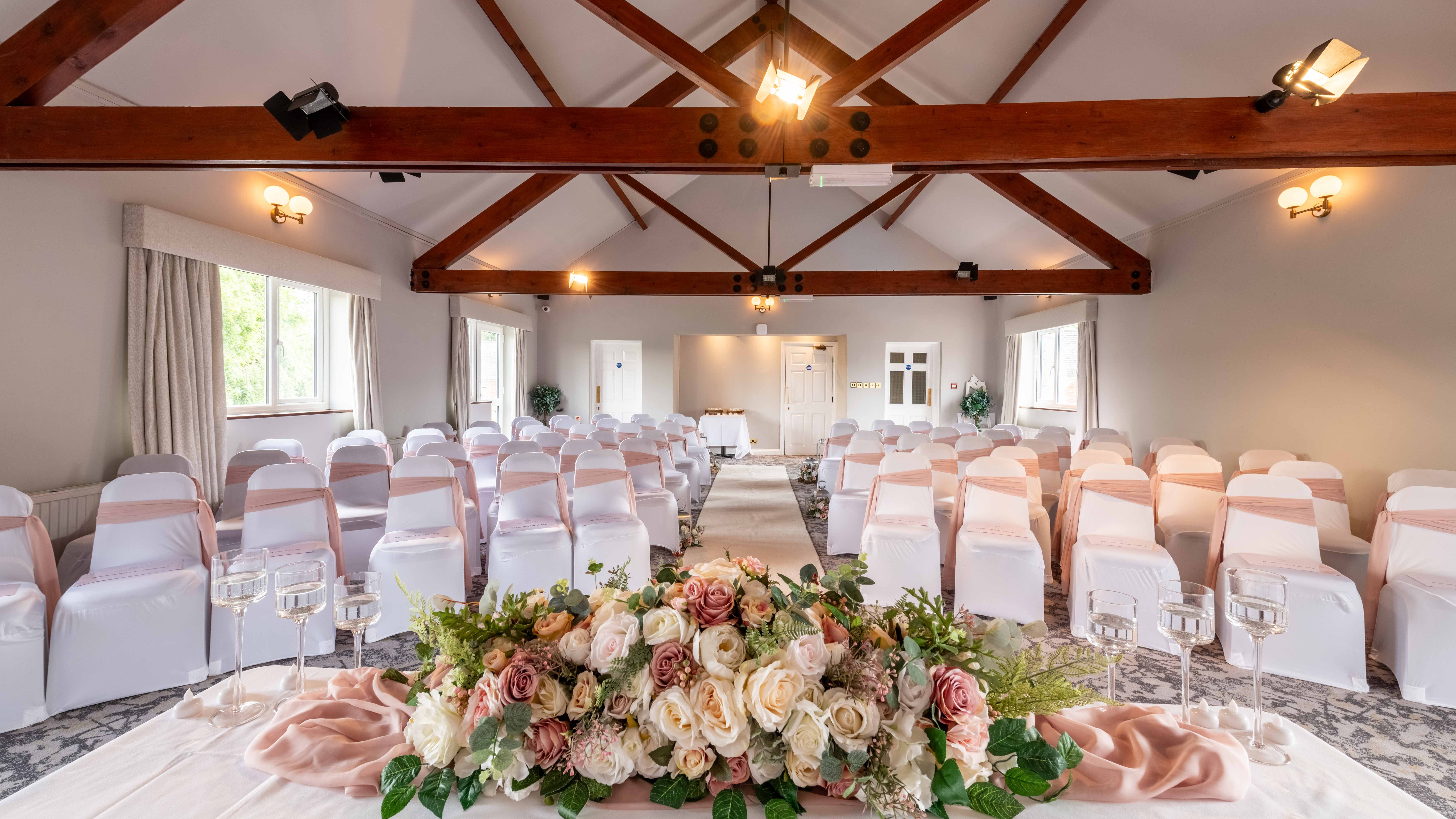 Rutland Wedding Venue I Civil Ceremony I Wisteria Hotel in Oakham I Barn Room