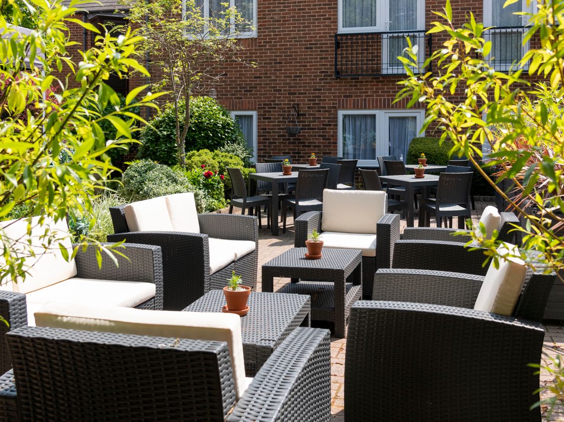 2. Eat & Drink - outside dining