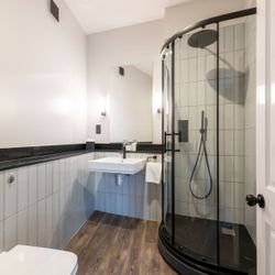 4.4 Normaton Studio Suite - full bathroom