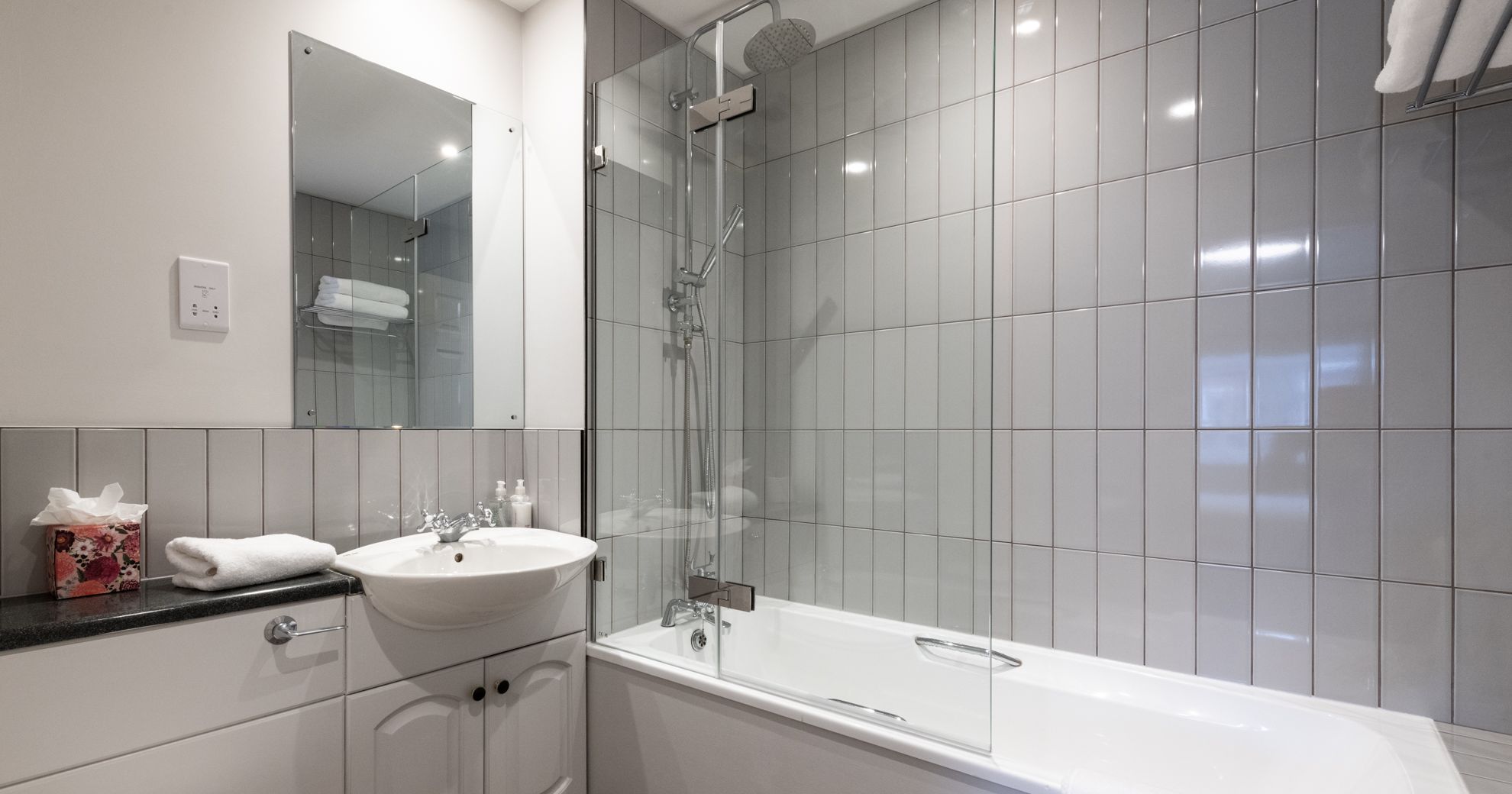 Room 11 - Cosy King - Bathroom