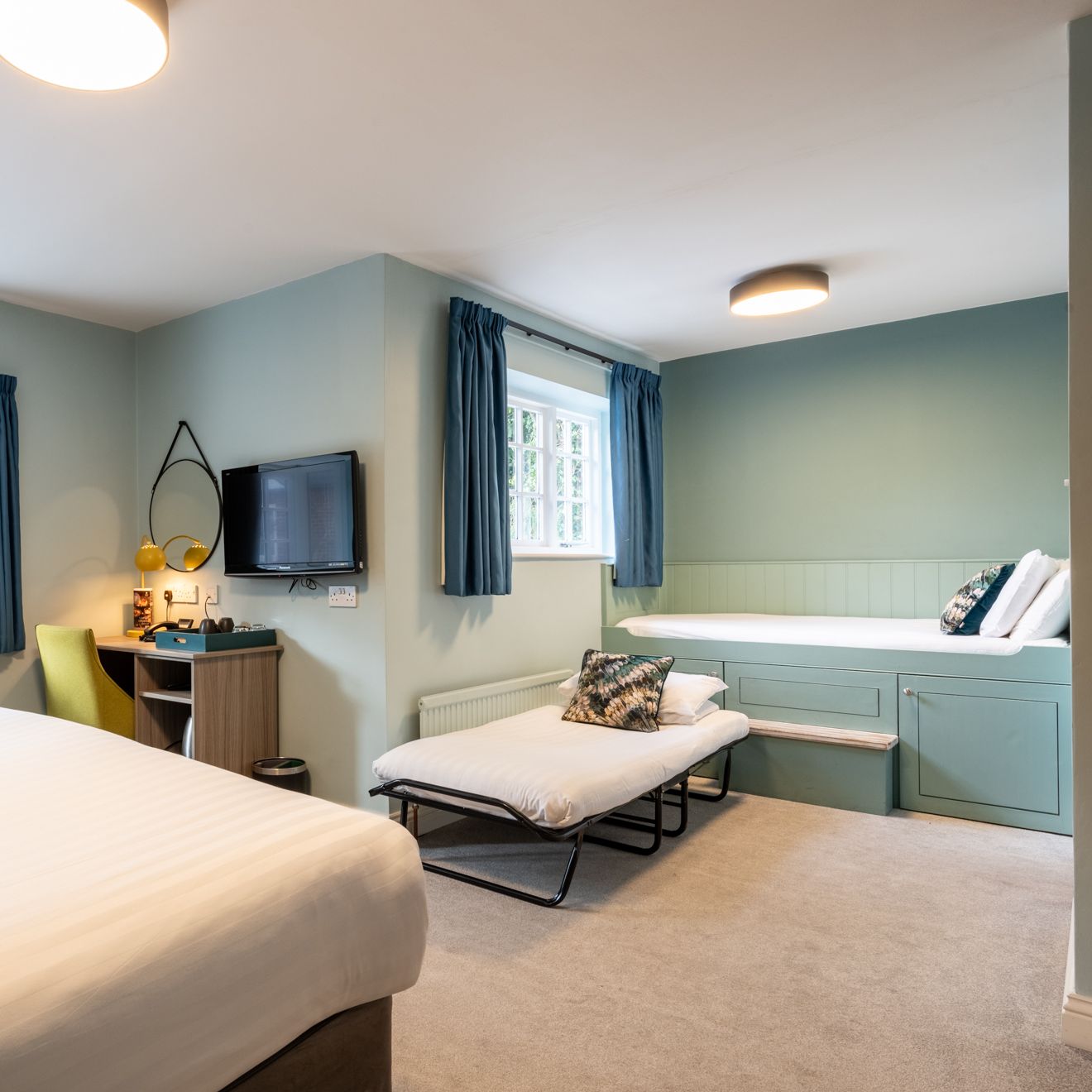 Room 14 - Rutland Family Room - 2 extra beds