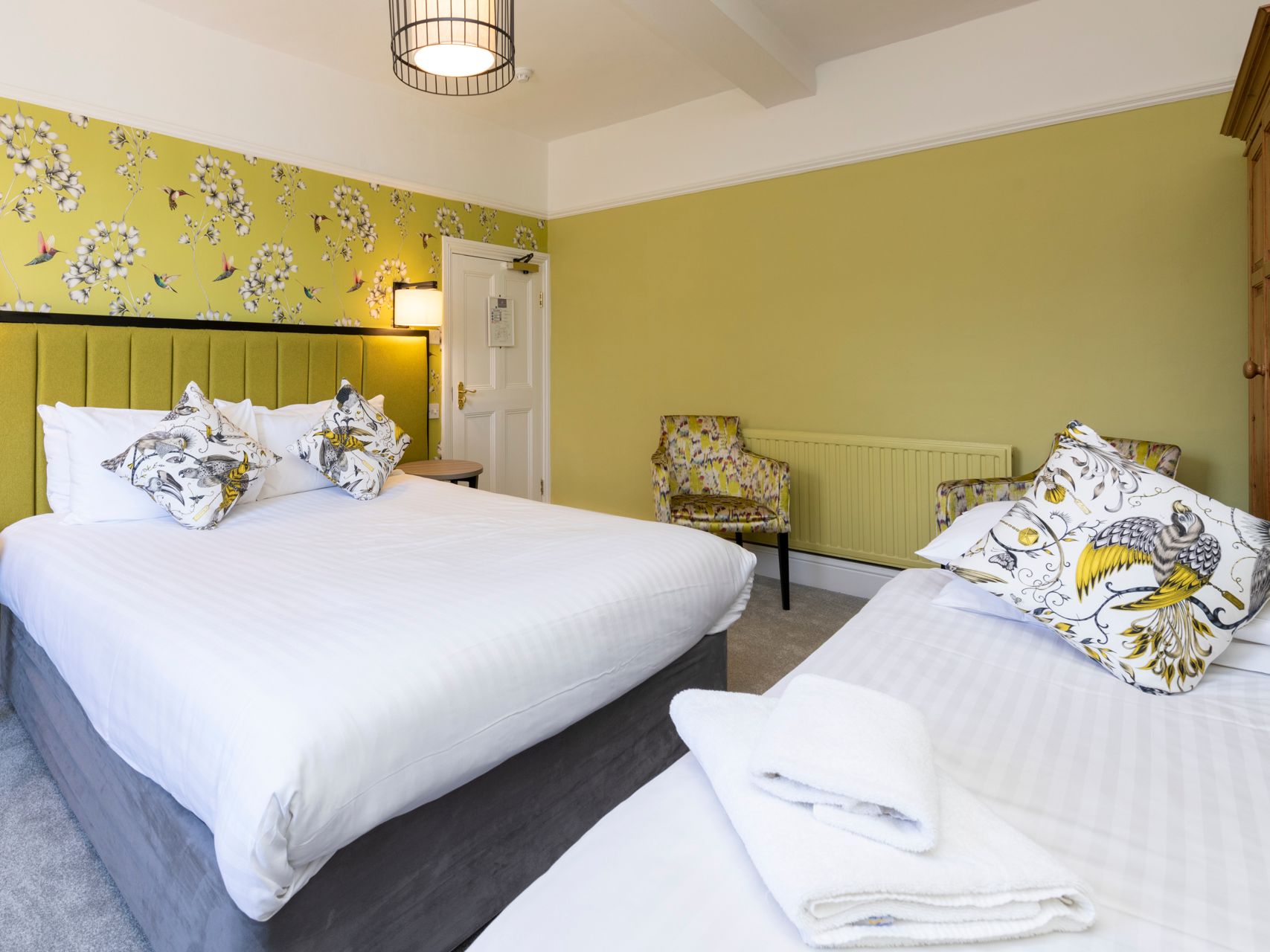 Rutland Family Room 6 - extra bed