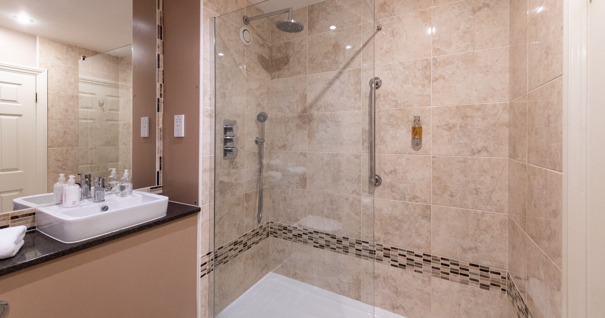 Room 16 - Superior Room - Walk in Shower
