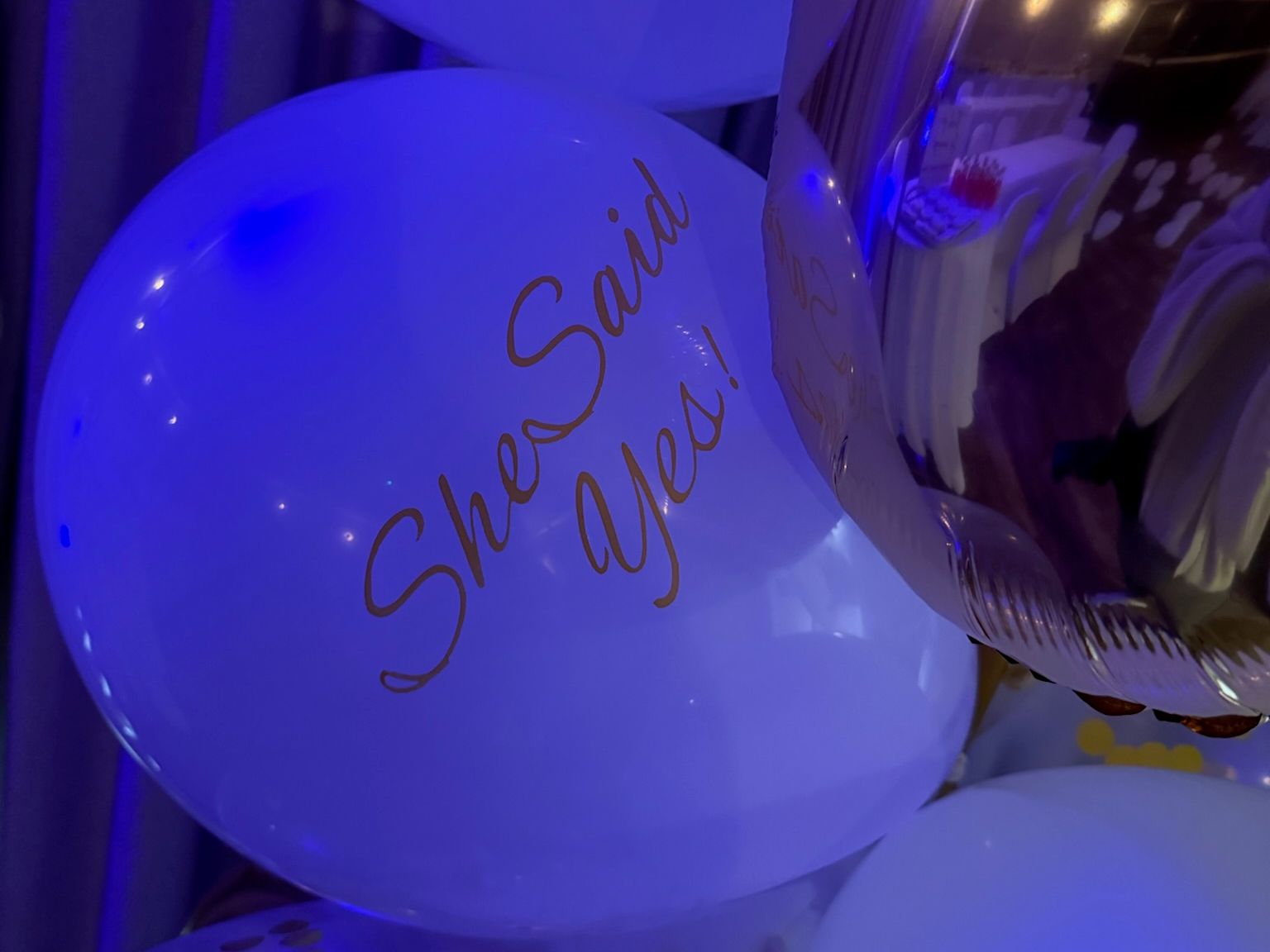 Barn Lounge - Engagement Balloons