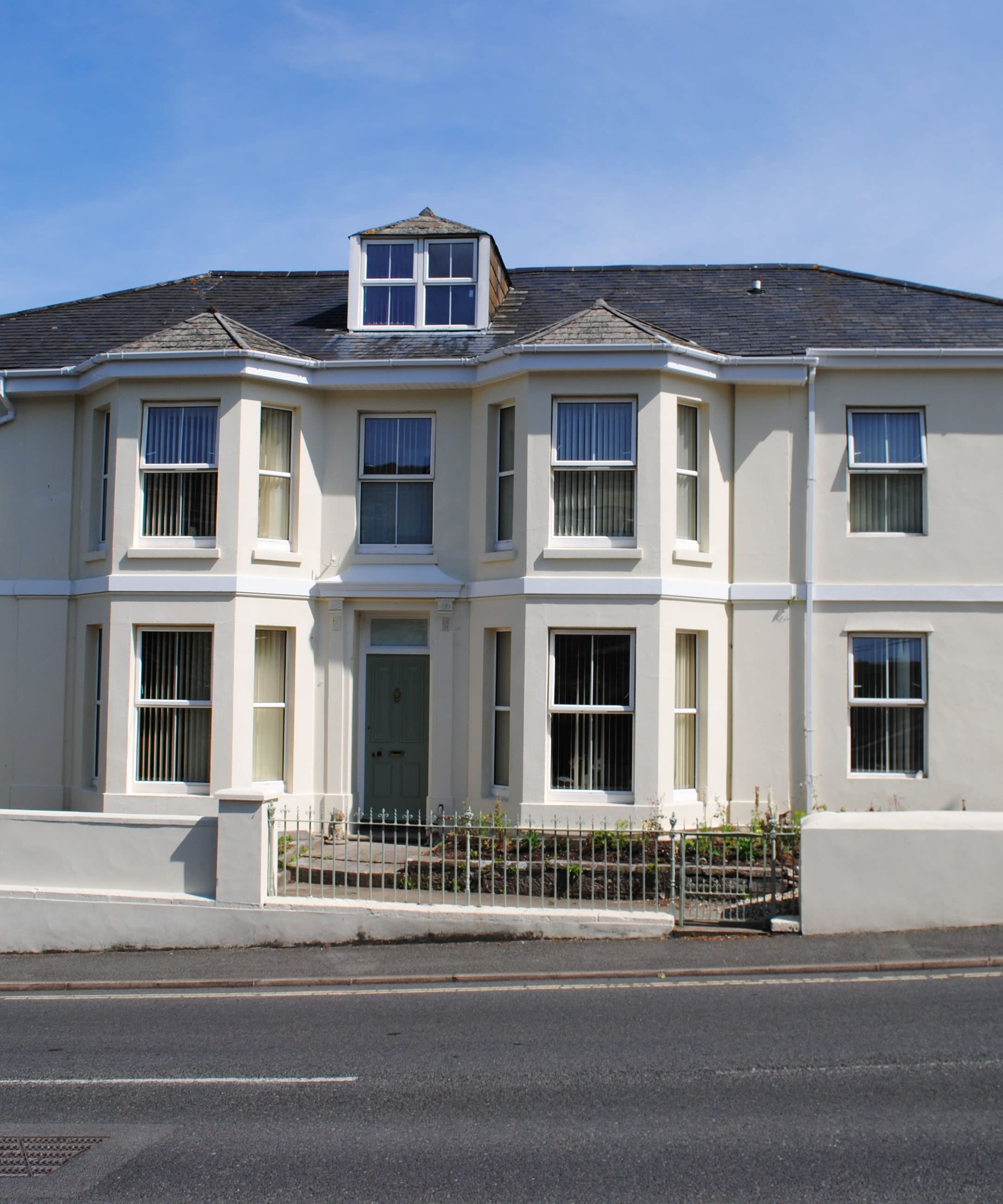 PLYMSTOCK FRONT OF HOUSE 
