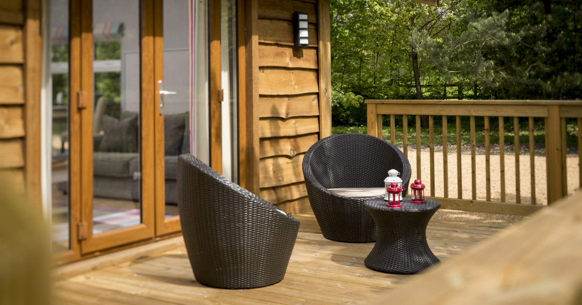 Lilydale lodge private deck in Yorkshire