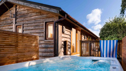 Rabbitdale Lodge Hot Tub