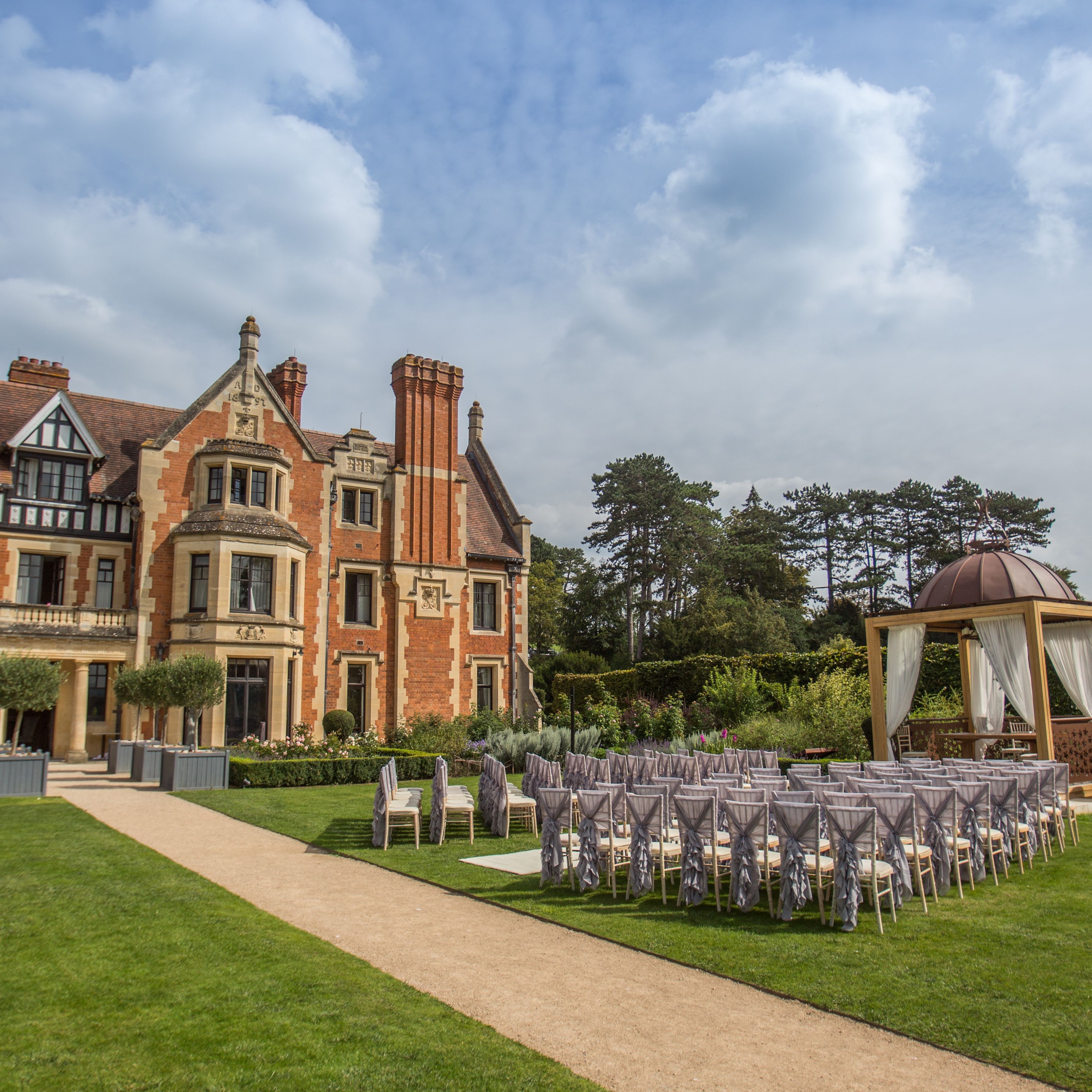 Wedding pavilion and hotel
