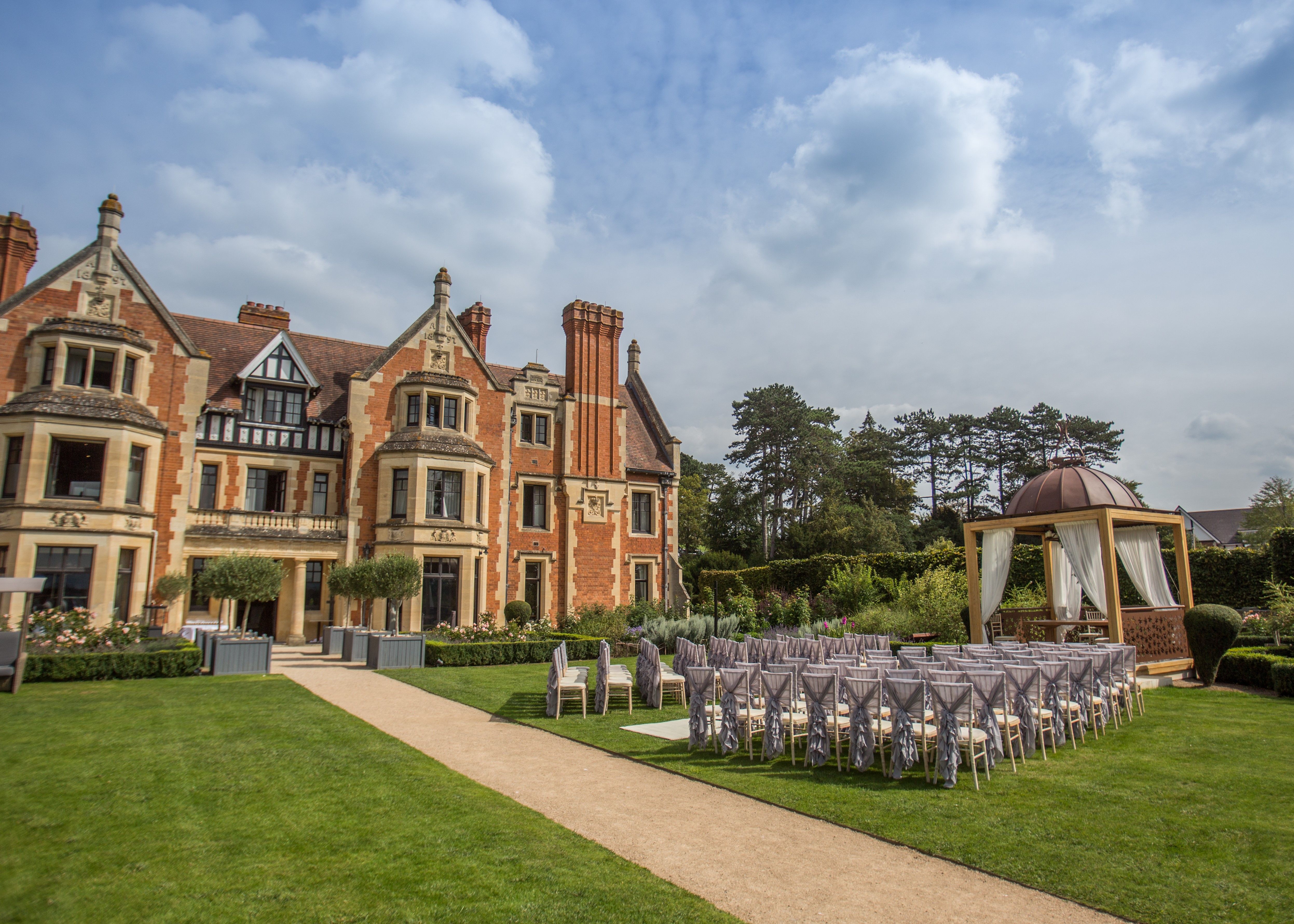 Wedding pavilion and hotel