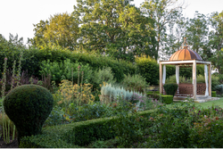 Wood Norton gardens (1)