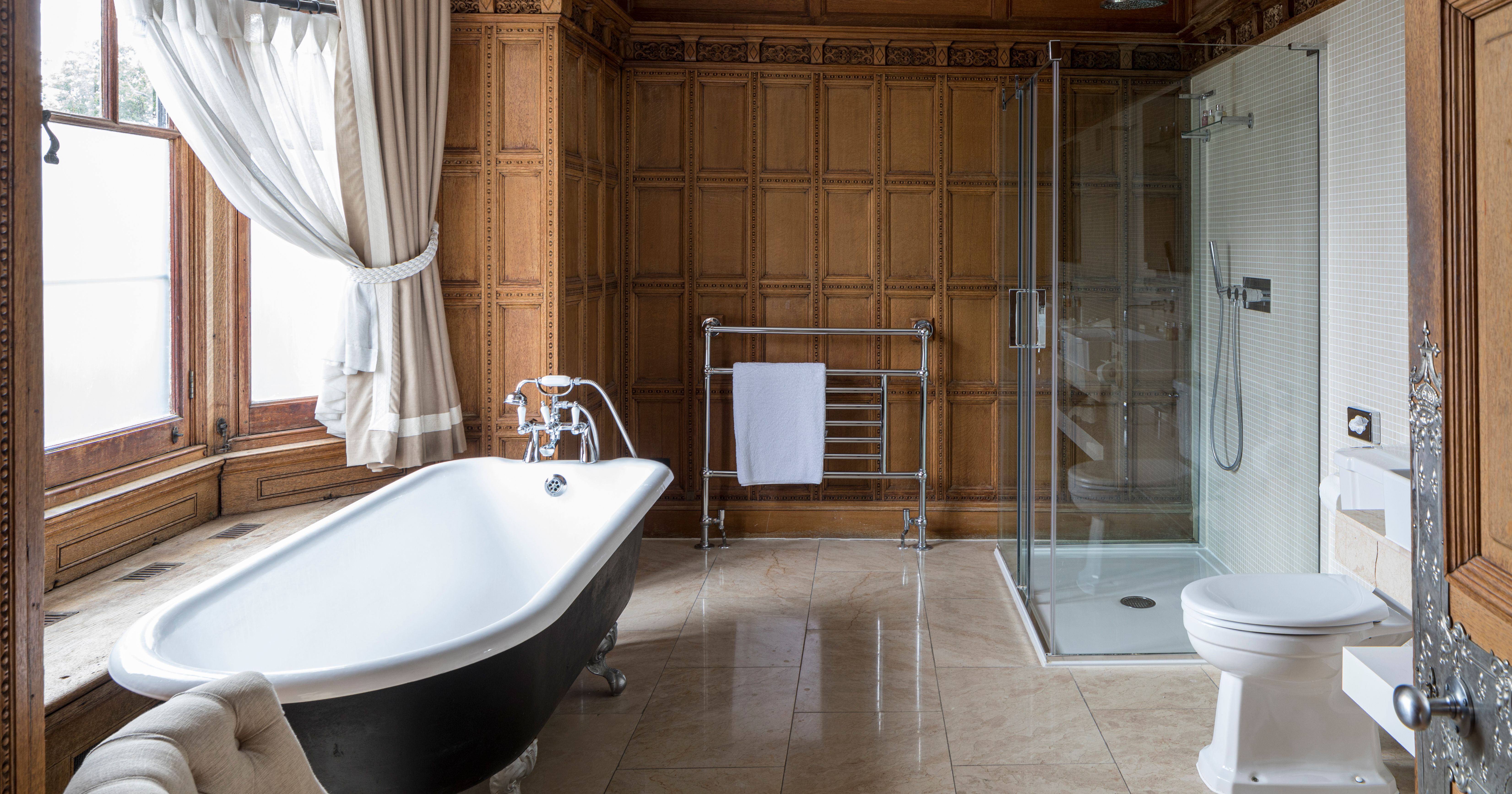 Hall Luxury Feature Bathroom