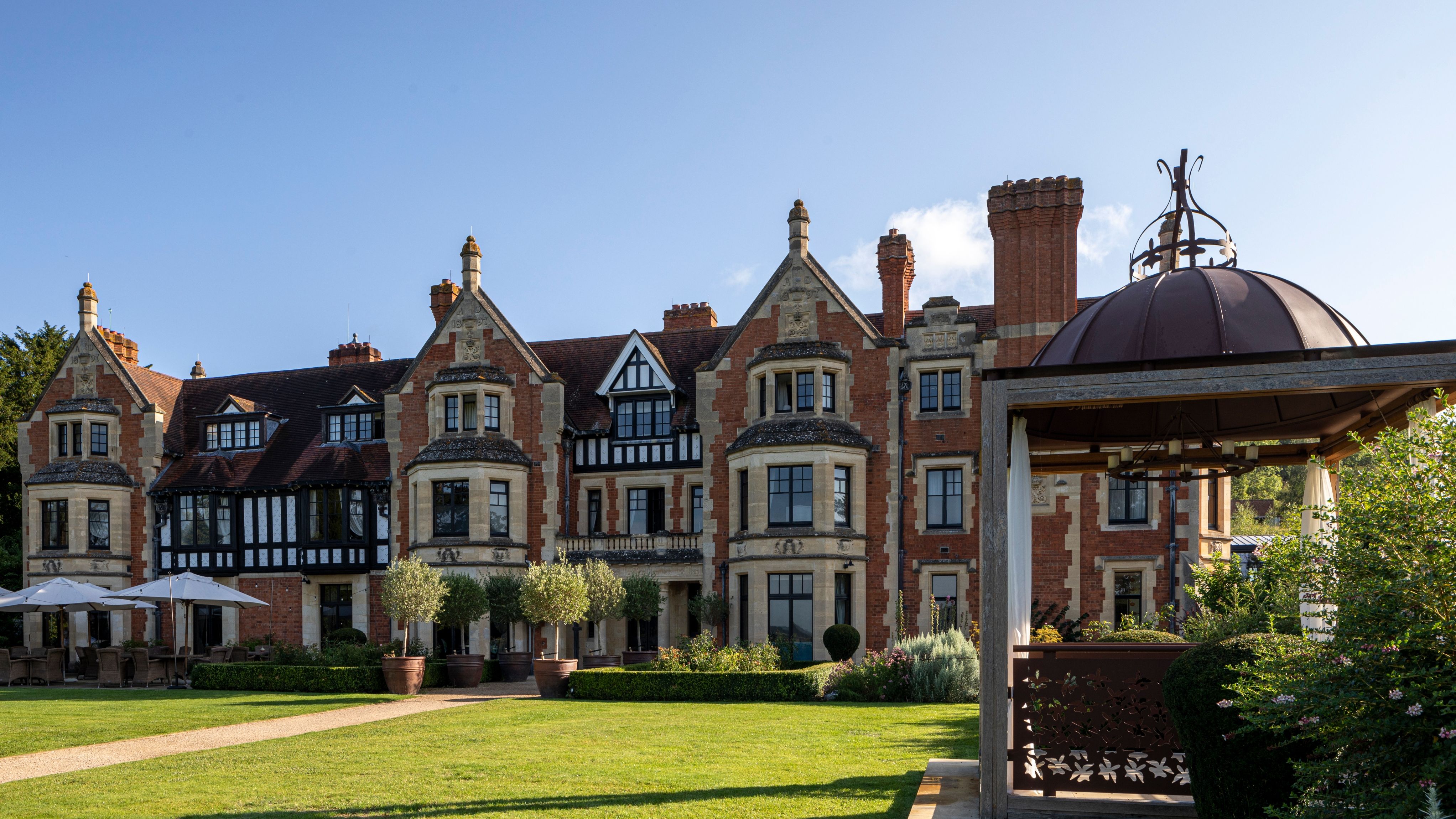 Exterior of Wood Norton Hotel